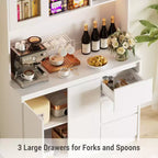 Garde-manger haut de cuisine de 71 po avec lumières LED et station de charge, armoire de garde-manger d'angle réglable avec étagère pour micro-ondes