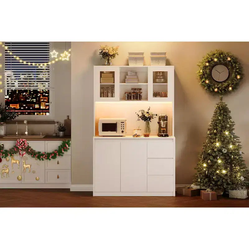 Garde-manger haut de cuisine de 71 po avec lumières LED et station de charge, armoire de garde-manger d'angle réglable avec étagère pour micro-ondes