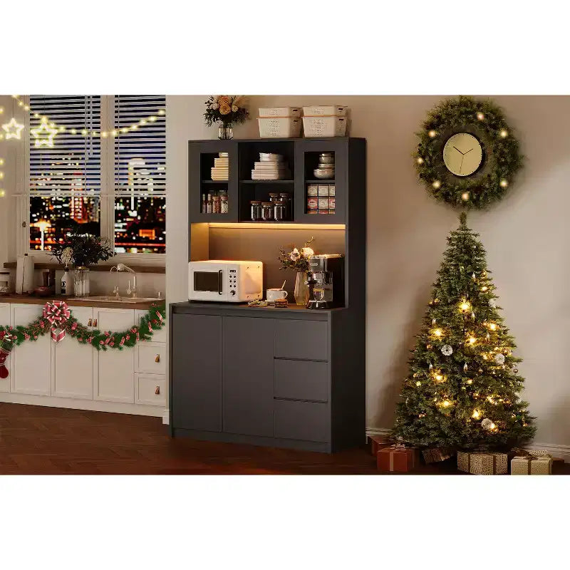 Garde-manger haut de cuisine de 71 po avec lumières LED et station de charge, armoire de garde-manger d'angle réglable avec étagère pour micro-ondes