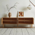 Meuble TV scandinave, Meuble TV moderne avec 4 placards, Meuble de divertissement en bois pour TV de plus de 55 pouces, Meuble TV minimaliste pour salon