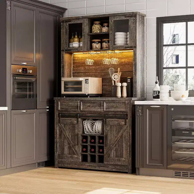 Meuble de bar à café de ferme moderne de 183 cm de haut, buffet de cuisine avec portes coulissantes de grange, lumières LED, prises de courant, tiroirs, porte-verres à vin