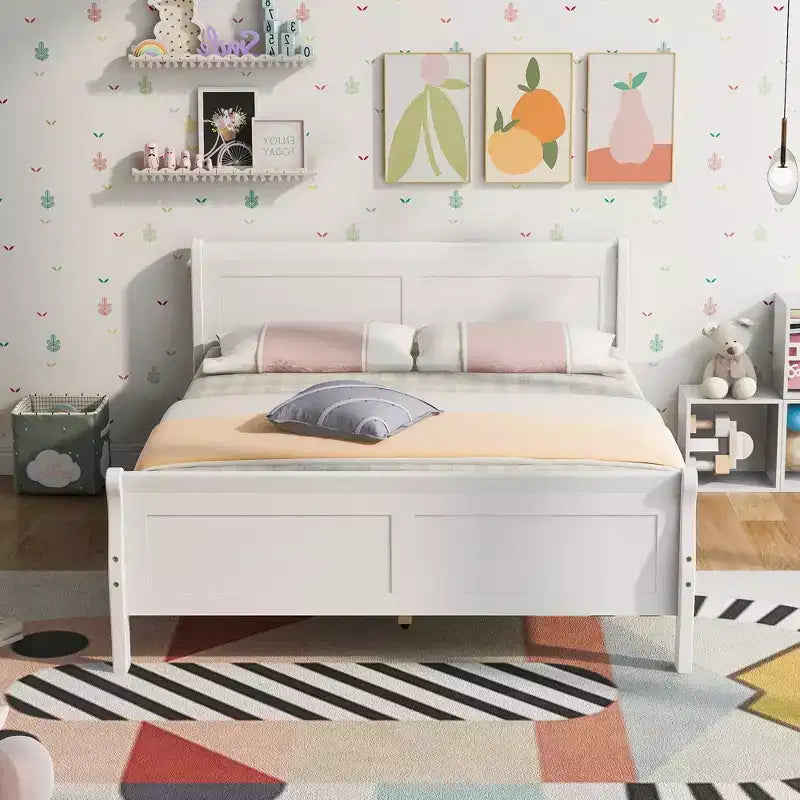 Lit plateforme pleine grandeur en bois avec tête de lit et support à lattes en bois
