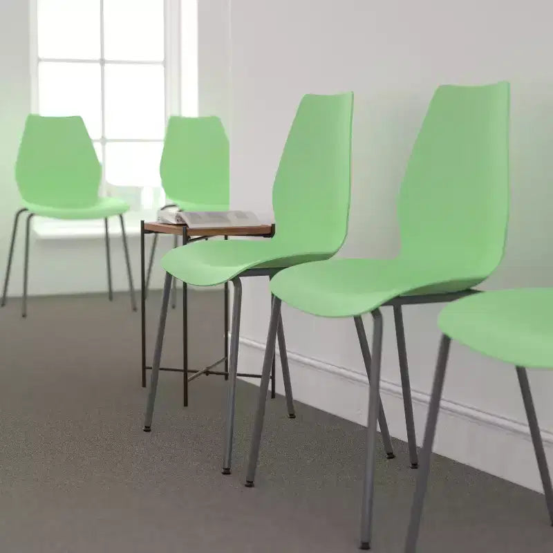 Lot de 4 chaises empilables de 350 kg avec support lombaire et cadre argenté