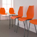 Lot de 4 chaises empilables de 350 kg avec support lombaire et cadre argenté